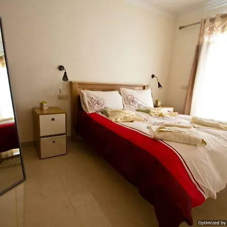 25 Sea Views, Pool,games,hot Tub, Office With Computer+ Wifi Vila *