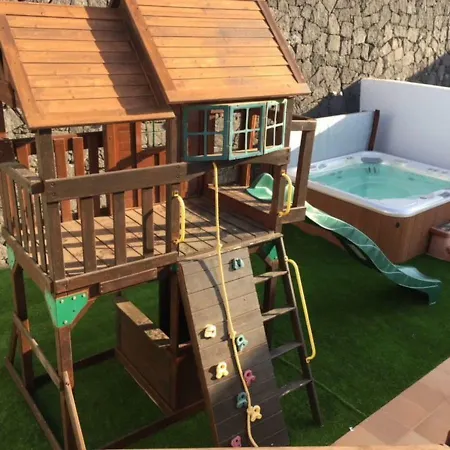 25 Sea Views, Pool,games,hot Tub, Office With Computer+ Wifi Vila Playa Blanca (Lanzarote)