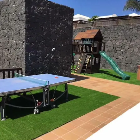 25 Sea Views, Pool,games,hot Tub, Office With Computer+ Wifi * Playa Blanca (Lanzarote)