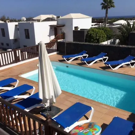 25 Sea Views, Pool,games,hot Tub, Office With Computer+ Wifi فيلة