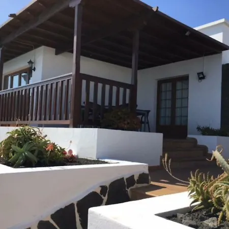 25 Sea Views, Pool,games,hot Tub, Office With Computer+ Wifi
