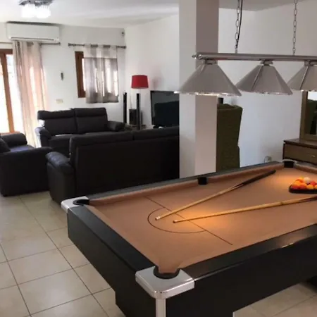 25 Sea Views, Pool,games,hot Tub, Office With Computer+ Wifi *
